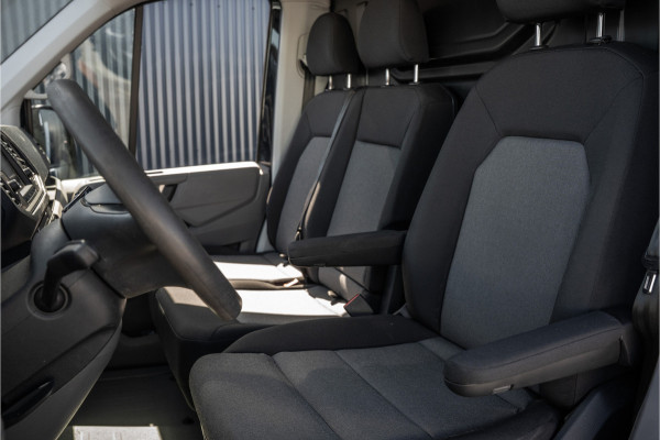 Volkswagen Crafter 2.0 TDI L3H3 | Automaat | 177 PK | Highline | LED | Camera | Carplay | PDC | Trekhaak