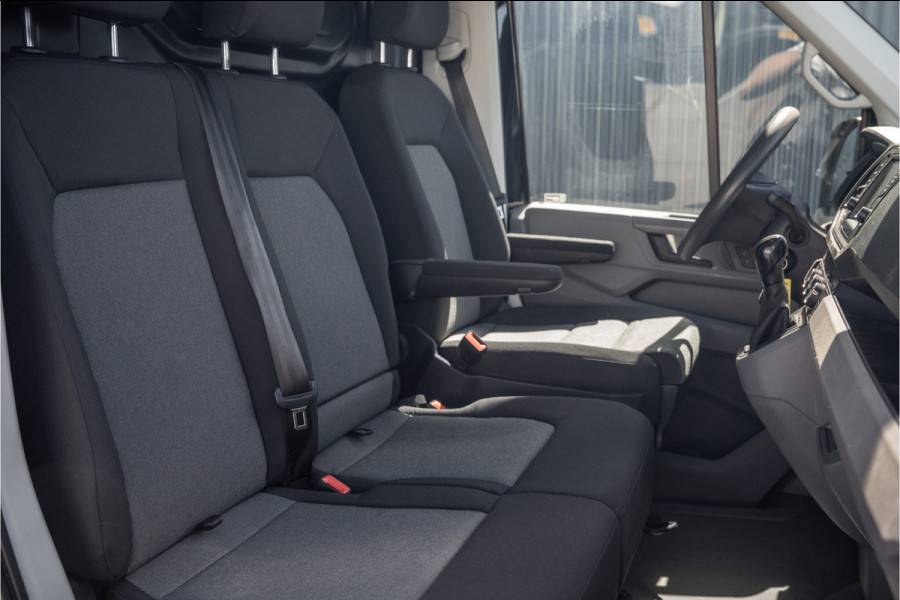 Volkswagen Crafter 2.0 TDI L3H3 | Automaat | 177 PK | Highline | LED | Camera | Carplay | PDC | Trekhaak