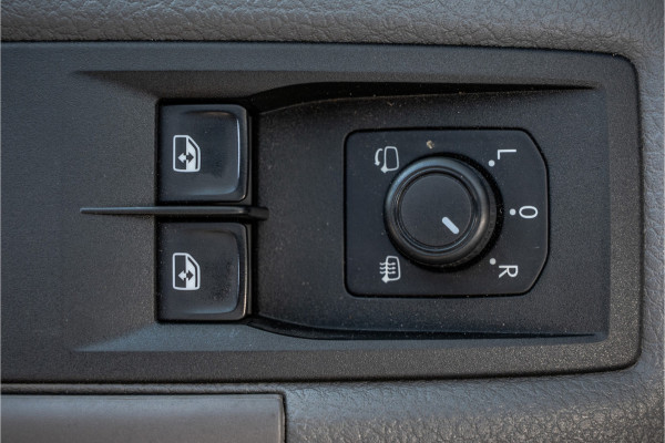 Volkswagen Crafter 2.0 TDI L3H3 | Automaat | 177 PK | Highline | LED | Camera | Carplay | PDC | Trekhaak