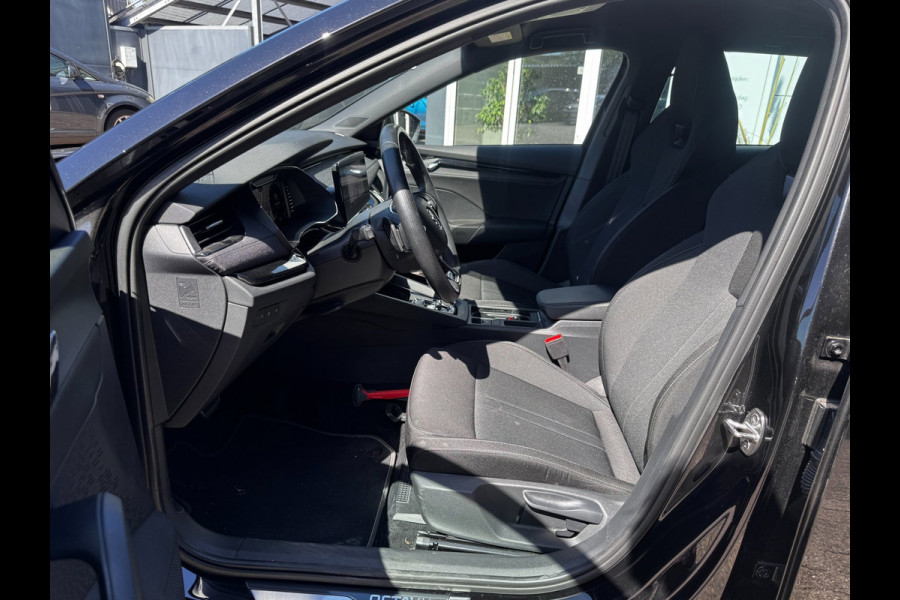 Škoda Octavia Combi 1.5 e-TSI Sportline Business | 150 PK | NL-Auto | Stoelverwarming | Virtual Cockpit | Navigatie | 1e Eigenaar