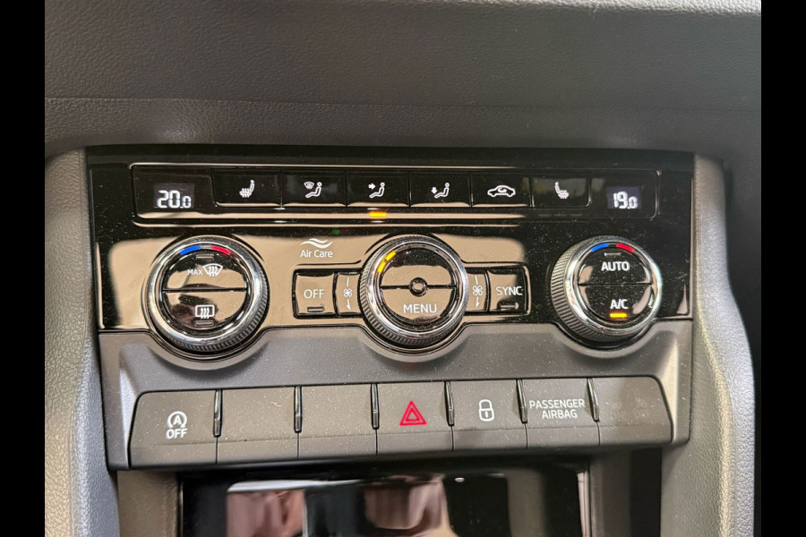 Škoda Karoq 1.5 TSI ACT Sportline Business Automaat, Panoramadak, Stoelverwarming