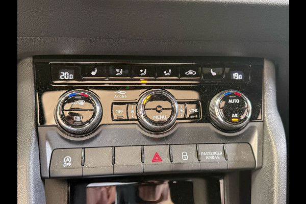 Škoda Karoq 1.5 TSI ACT Sportline Business Automaat, Panoramadak, Stoelverwarming