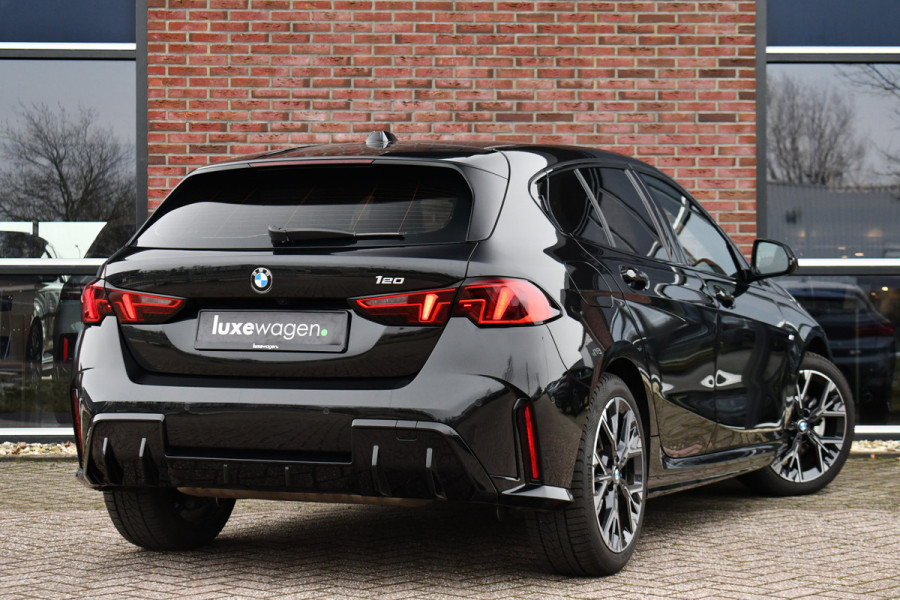 BMW 1-serie 120 M-Sport Pano ACC 360 HUD Shadowline 18inch