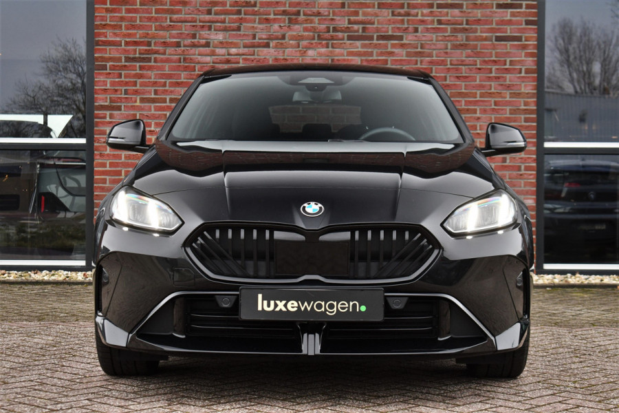 BMW 1-serie 120 M-Sport Pano ACC 360 HUD Shadowline 18inch