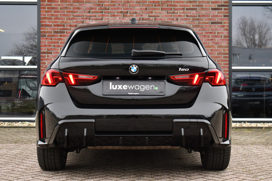 BMW 1-serie 120 M-Sport Pano ACC 360 HUD Shadowline 18inch