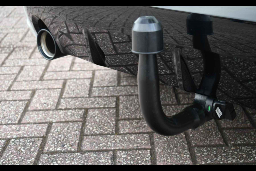 BMW 1-serie 120 M-Sport Pano ACC 360 HUD Shadowline 18inch