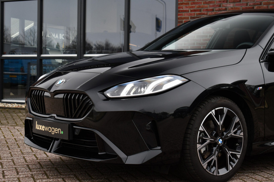BMW 1-serie 120 M-Sport Pano ACC 360 HUD Shadowline 18inch