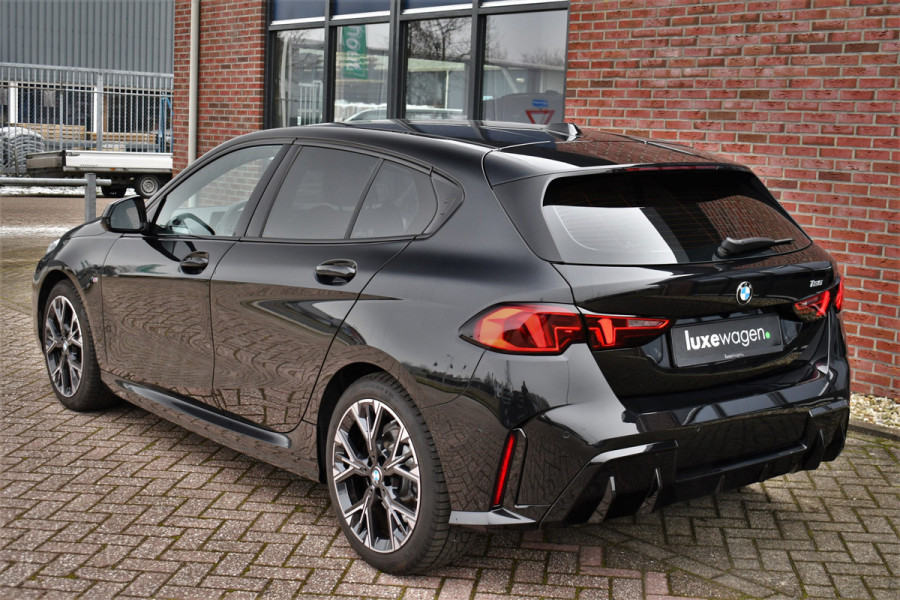 BMW 1-serie 120 M-Sport Pano ACC 360 HUD Shadowline 18inch