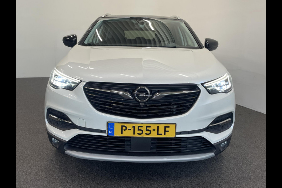 Opel Grandland X 1.2 Turbo Ultimate Trekhaak Leder Stoelventilatie Camera Navigatie Stoelverwarming Voor en Achter DENON Audio Cruise Control LED Koplampen Keyless Entry Stuurwielverwarming 19 Inch