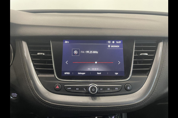 Opel Grandland X 1.2 Turbo Ultimate Trekhaak Leder Stoelventilatie Camera Navigatie Stoelverwarming Voor en Achter DENON Audio Cruise Control LED Koplampen Keyless Entry Stuurwielverwarming 19 Inch