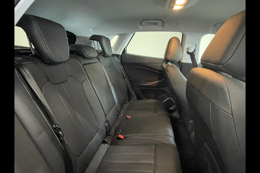 Opel Grandland X 1.2 Turbo Ultimate Trekhaak Leder Stoelventilatie Camera Navigatie Stoelverwarming Voor en Achter DENON Audio Cruise Control LED Koplampen Keyless Entry Stuurwielverwarming 19 Inch