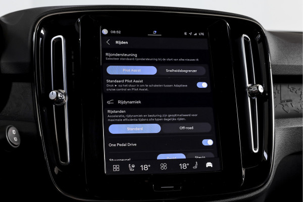 Volvo XC40 Recharge Plus 70 kWh Orig. NL | Dig. Cockpit | Adapt. Cruise | Stoel-+Stuurverw. | Elek. Klep | PDC | Camera | NAV+App. Connect | ECC | LM 19" |