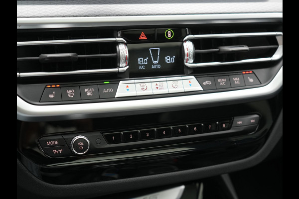BMW iX3 M Sport 80 kWh 286pk Dealer O.H. | Trekhaak Af Fabriek | Panodak | Head Up | Adaptive Cruise | 360 Camera | Harman / Kardon | Lederen Sportstoelen Memory & Verwarmd | Laser LED | Stuur Verwarmd | Keyless | Blis | Sfeerverlichting | 20"L.M |