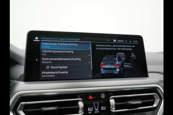 BMW iX3 M Sport 80 kWh 286pk Dealer O.H. | Trekhaak Af Fabriek | Panodak | Head Up | Adaptive Cruise | 360 Camera | Harman / Kardon | Lederen Sportstoelen Memory & Verwarmd | Laser LED | Stuur Verwarmd | Keyless | Blis | Sfeerverlichting | 20"L.M |