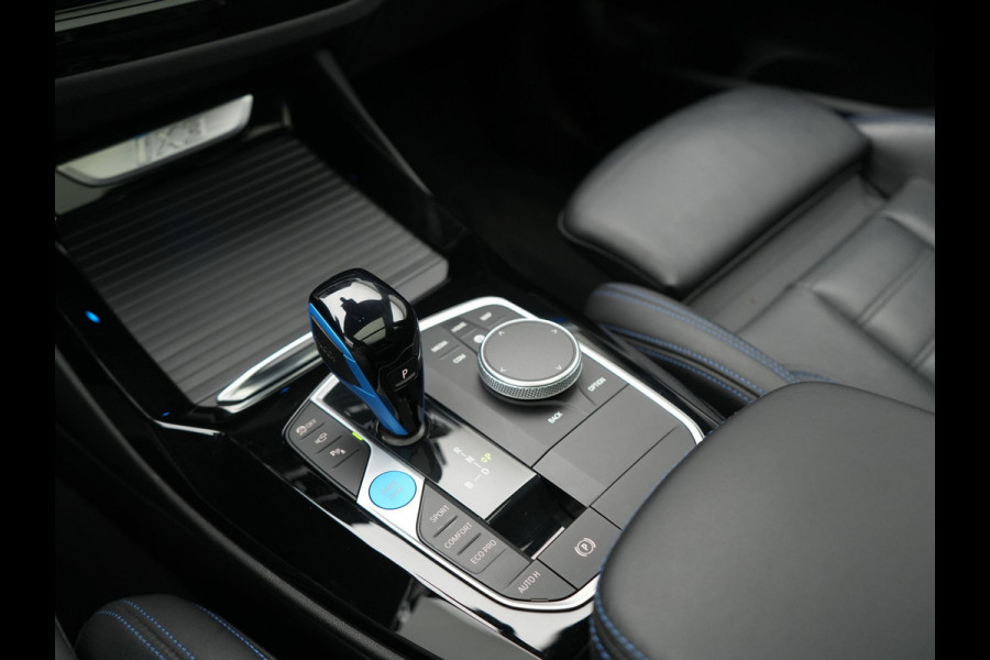 BMW iX3 M Sport 80 kWh 286pk Dealer O.H. | Trekhaak Af Fabriek | Panodak | Head Up | Adaptive Cruise | 360 Camera | Harman / Kardon | Lederen Sportstoelen Memory & Verwarmd | Laser LED | Stuur Verwarmd | Keyless | Blis | Sfeerverlichting | 20"L.M |