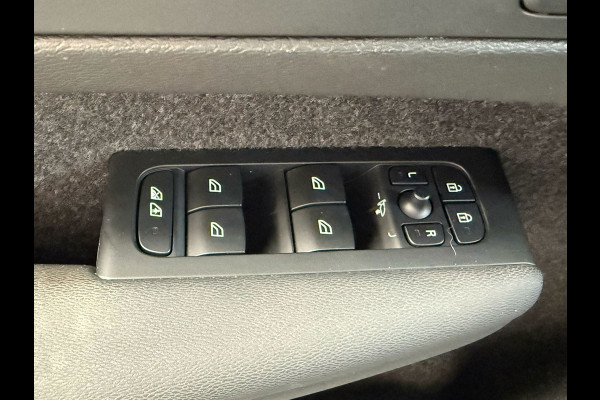 Volvo XC40 1.5 T4 Recharge Dark Plus Automaat, Camera, Stoelverwarming