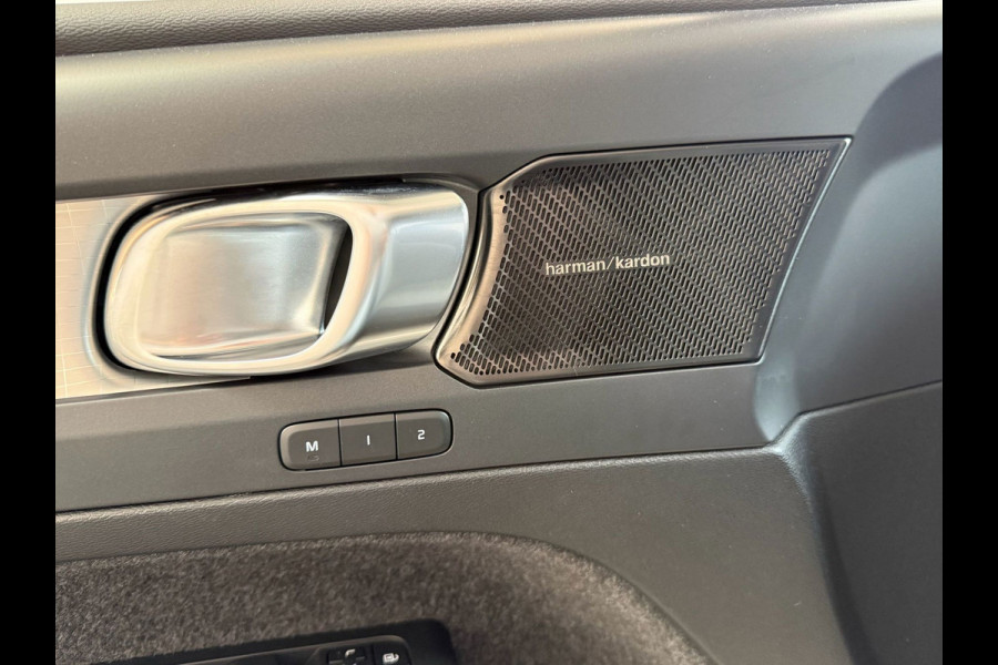Volvo XC40 1.5 T4 Recharge Dark Plus Automaat, Camera, Stoelverwarming