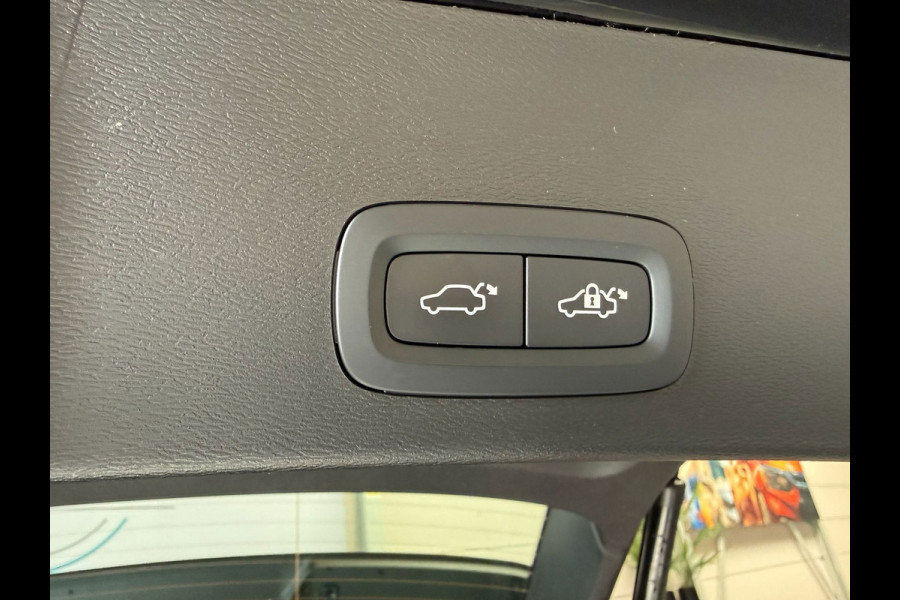 Volvo XC40 1.5 T4 Recharge Dark Plus Automaat, Camera, Stoelverwarming