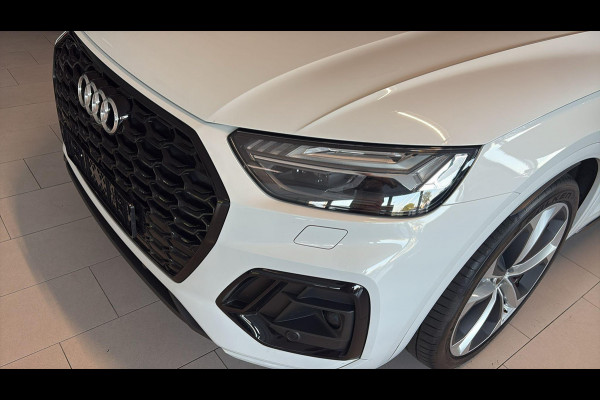 Audi Q5 Sportback 55 TFSI e S edition 367 PK | Meer foto's volgen |  Trekhaak | PHEV | 21 inch Audi Sport | Stoelverwarming | S Line | Luchtvering | Bang&Olufsen | Adaptive cruise control | Dodehoeksensoren | Lendesteunverstelling