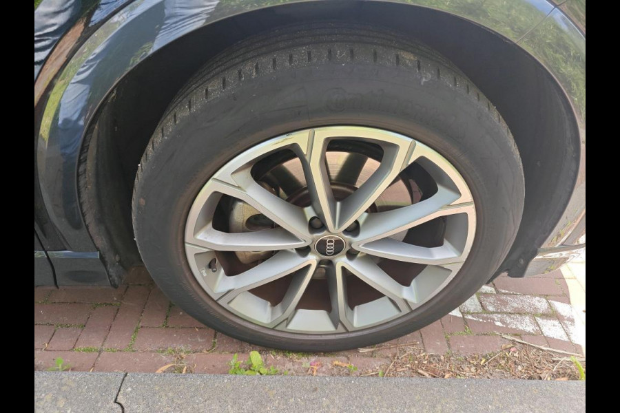 Audi Q4 e-tron 40 Launch edition Advanced Plus 77 kWh NL-AUTO | PDC | VOL. LEDER