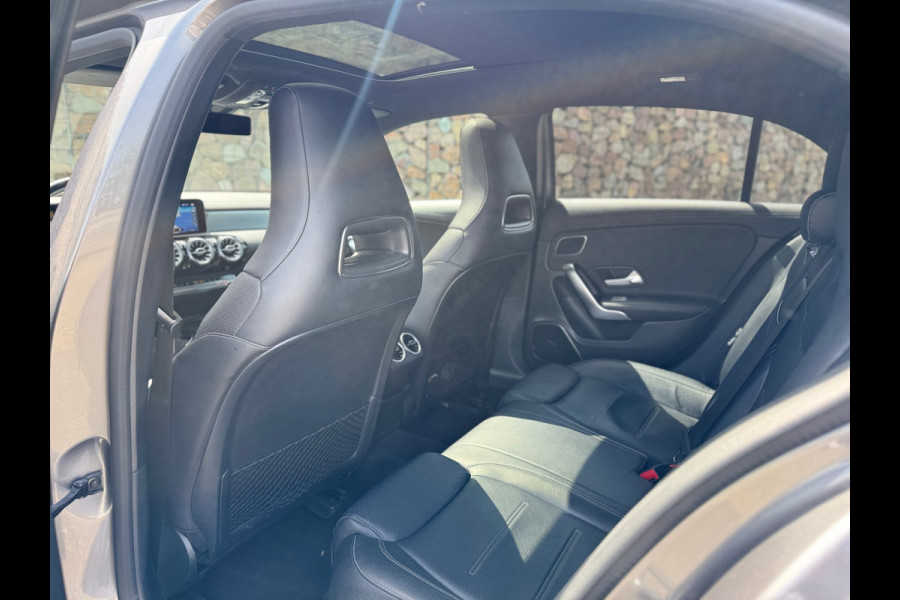 Mercedes-Benz A-Klasse 200 AMG 45 Styling Panoramadak Burmester CarPlay Sfeer 360 WideScreen Memory
