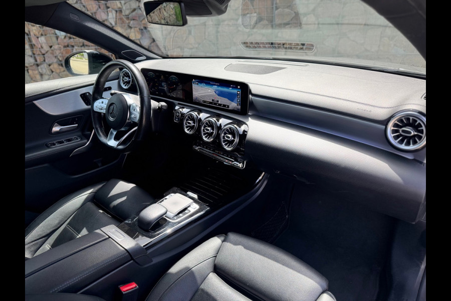 Mercedes-Benz A-Klasse 200 AMG 45 Styling Panoramadak Burmester CarPlay Sfeer 360 WideScreen Memory