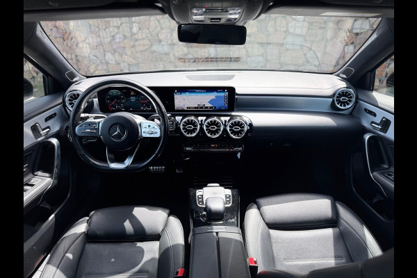 Mercedes-Benz A-Klasse 200 AMG 45 Styling Panoramadak Burmester CarPlay Sfeer 360 WideScreen Memory
