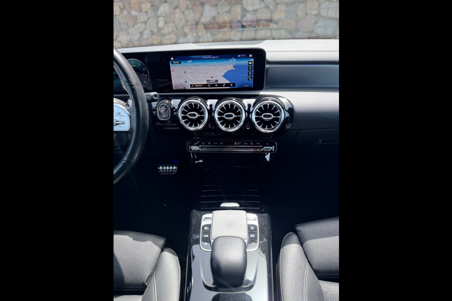 Mercedes-Benz A-Klasse 200 AMG 45 Styling Panoramadak Burmester CarPlay Sfeer 360 WideScreen Memory