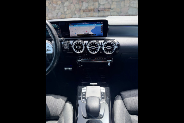 Mercedes-Benz A-Klasse 200 AMG 45 Styling Panoramadak Burmester CarPlay Sfeer 360 WideScreen Memory