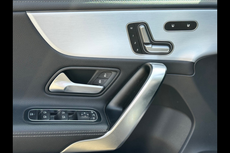 Mercedes-Benz A-Klasse 200 AMG 45 Styling Panoramadak Burmester CarPlay Sfeer 360 WideScreen Memory