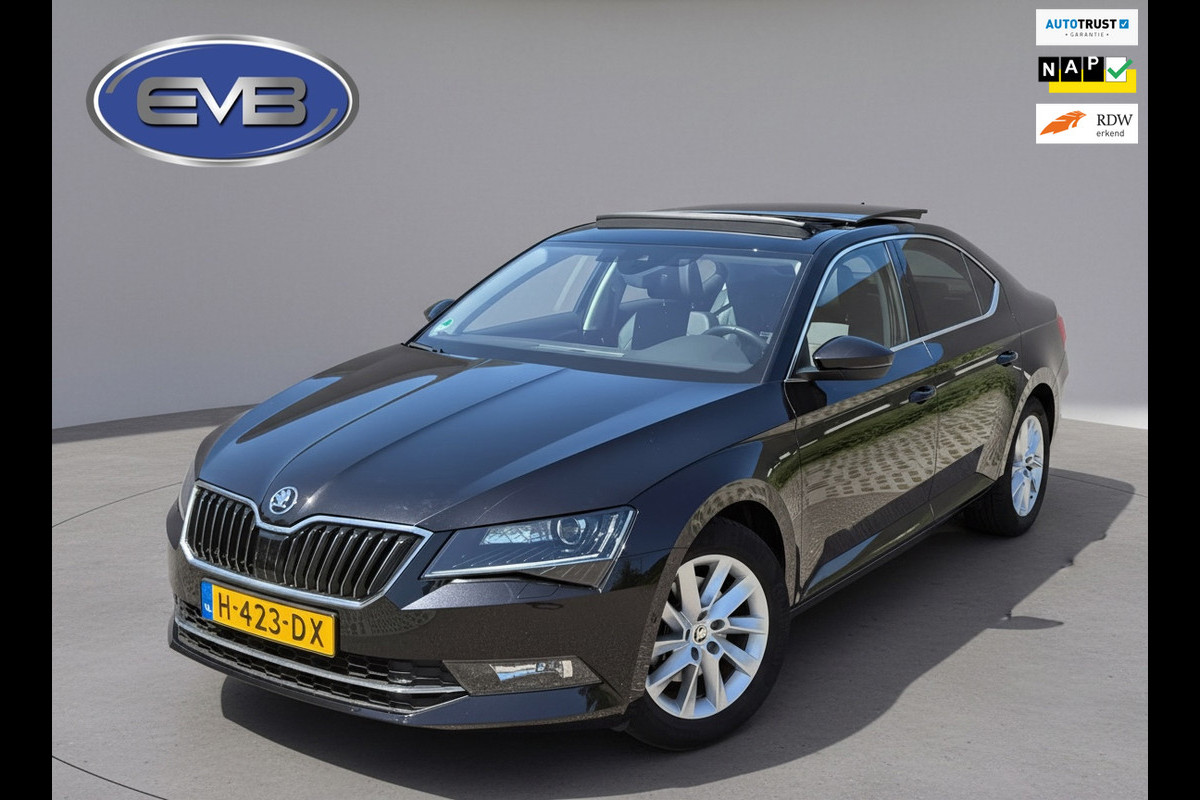 Škoda Superb 1.5 TSI ACT Style Business, LET OP: 18000 km! Origineel NL auto met nap, panoramadak, leder, 1 e eigenaar