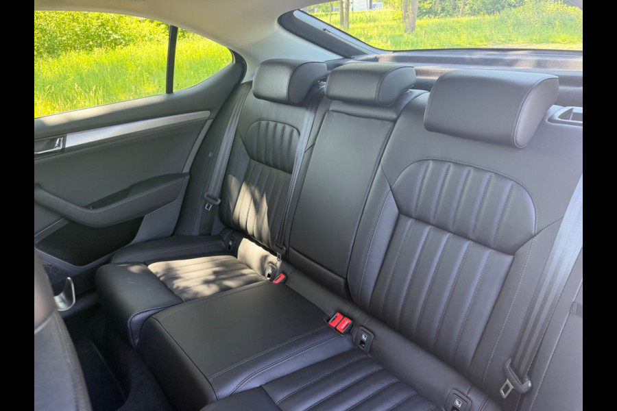 Škoda Superb 1.5 TSI ACT Style Business, LET OP: 18000 km! Origineel NL auto met nap, panoramadak, leder, 1 e eigenaar