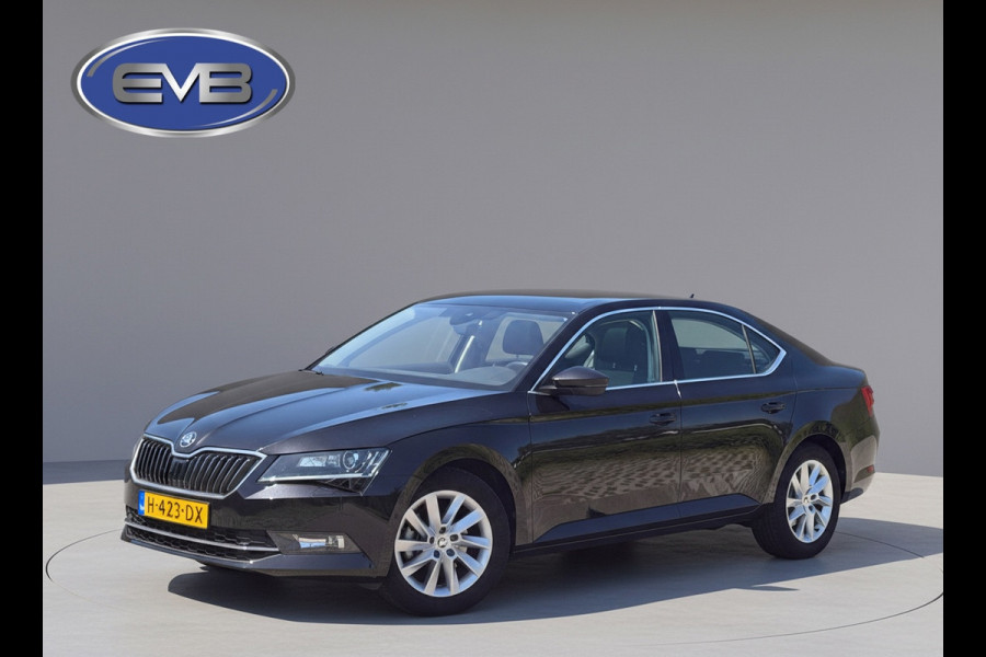 Škoda Superb 1.5 TSI ACT Style Business, LET OP: 18000 km! Origineel NL auto met nap, panoramadak, leder, 1 e eigenaar