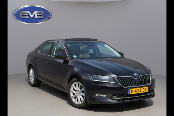 Škoda Superb 1.5 TSI ACT Style Business, LET OP: 18000 km! Origineel NL auto met nap, panoramadak, leder, 1 e eigenaar