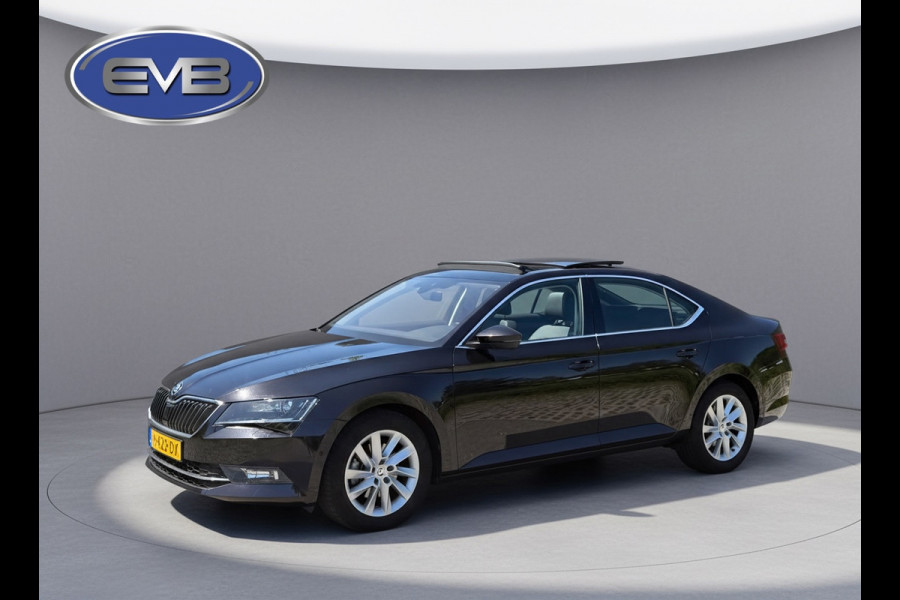Škoda Superb 1.5 TSI ACT Style Business, LET OP: 18000 km! Origineel NL auto met nap, panoramadak, leder, 1 e eigenaar