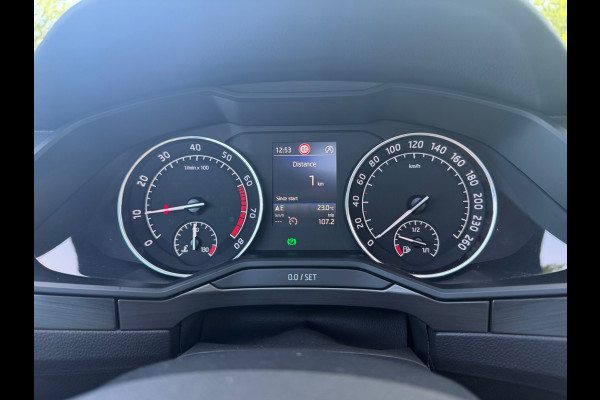 Škoda Superb 1.5 TSI ACT Style Business, LET OP: 18000 km! Origineel NL auto met nap, panoramadak, leder, 1 e eigenaar