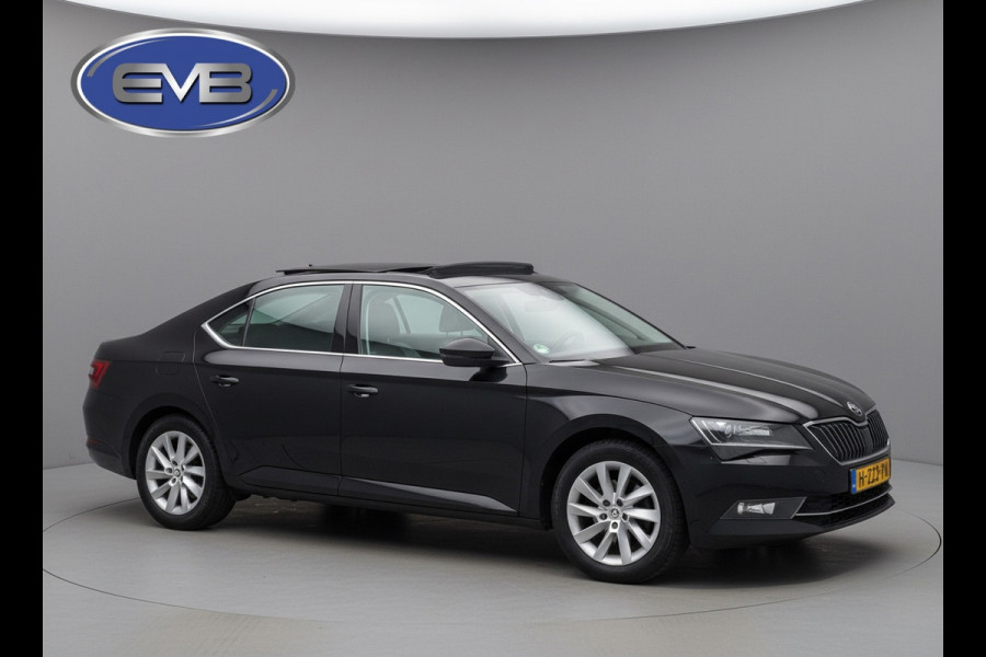 Škoda Superb 1.5 TSI ACT Style Business, LET OP: 18000 km! Origineel NL auto met nap, panoramadak, leder, 1 e eigenaar