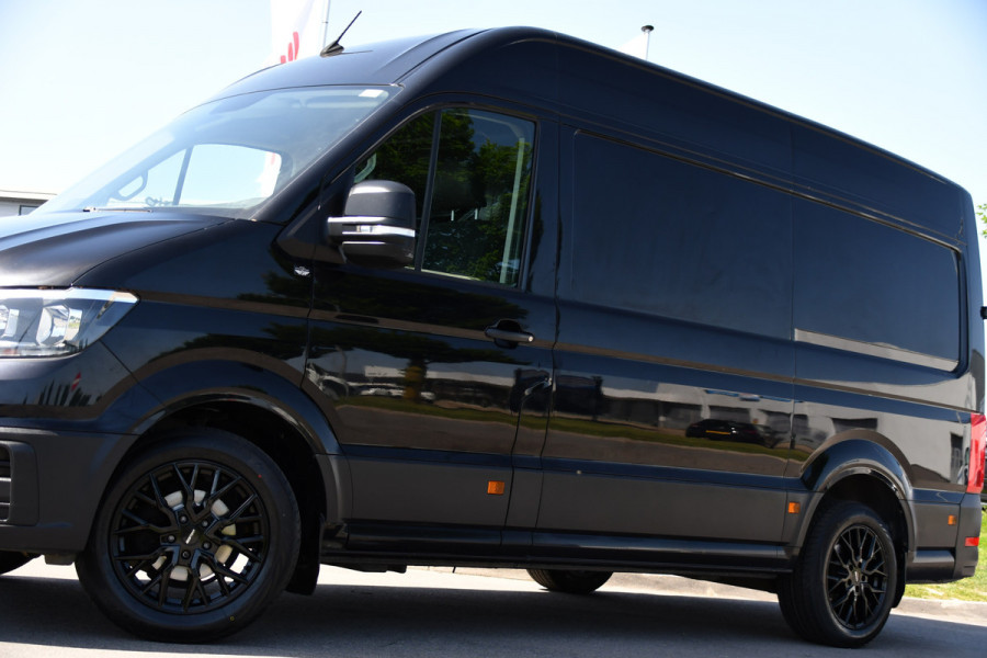 Volkswagen Crafter 35 2.0 TDI L3H3 Black Edition Camera, Cruise, Carplay, Automaat, Trekhaak, 140pk, Airco, Multimedia, Uniek!