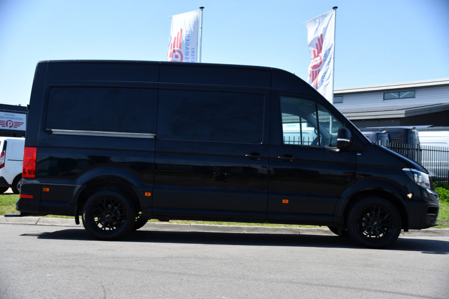 Volkswagen Crafter 35 2.0 TDI L3H3 Black Edition Camera, Cruise, Carplay, Automaat, Trekhaak, 140pk, Airco, Multimedia, Uniek!