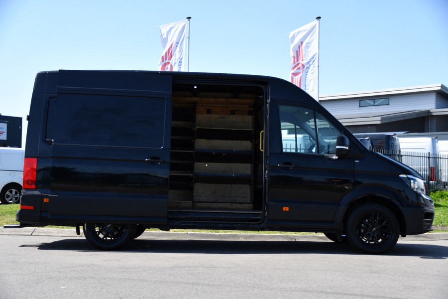 Volkswagen Crafter 35 2.0 TDI L3H3 Black Edition Camera, Cruise, Carplay, Automaat, Trekhaak, 140pk, Airco, Multimedia, Uniek!