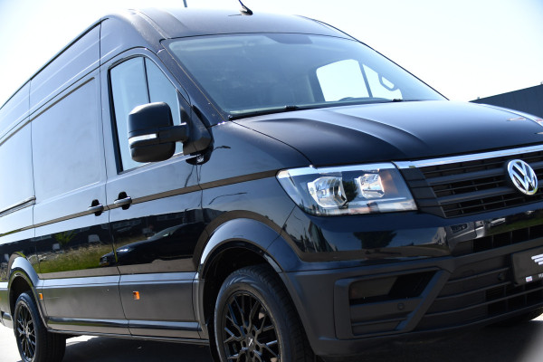 Volkswagen Crafter 35 2.0 TDI L3H3 Black Edition Camera, Cruise, Carplay, Automaat, Trekhaak, 140pk, Airco, Multimedia, Uniek!