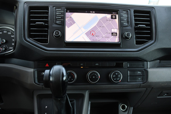 Volkswagen Crafter 35 2.0 TDI L3H3 Black Edition Camera, Cruise, Carplay, Automaat, Trekhaak, 140pk, Airco, Multimedia, Uniek!