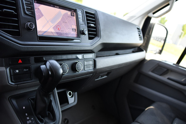 Volkswagen Crafter 35 2.0 TDI L3H3 Black Edition Camera, Cruise, Carplay, Automaat, Trekhaak, 140pk, Airco, Multimedia, Uniek!