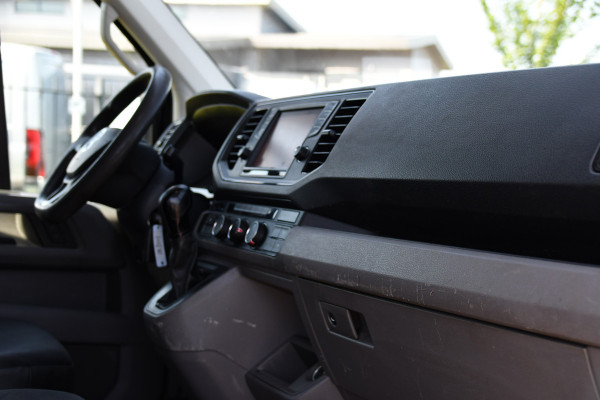 Volkswagen Crafter 35 2.0 TDI L3H3 Black Edition Camera, Cruise, Carplay, Automaat, Trekhaak, 140pk, Airco, Multimedia, Uniek!