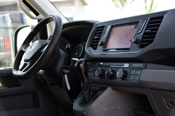 Volkswagen Crafter 35 2.0 TDI L3H3 Black Edition Camera, Cruise, Carplay, Automaat, Trekhaak, 140pk, Airco, Multimedia, Uniek!
