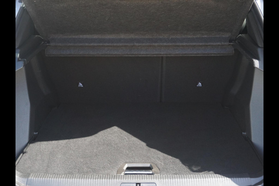Peugeot e-2008 EV GT Avantage 54 kWh 360 Camera