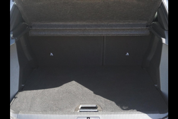 Peugeot e-2008 EV GT Avantage 54 kWh 360 Camera