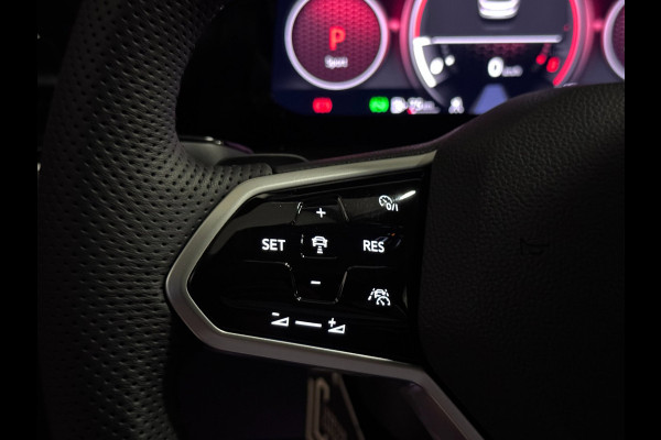 Volkswagen Golf 2.0 TSI GTI PANO | HUD | LEDER | DYNAUDIO | VOL!