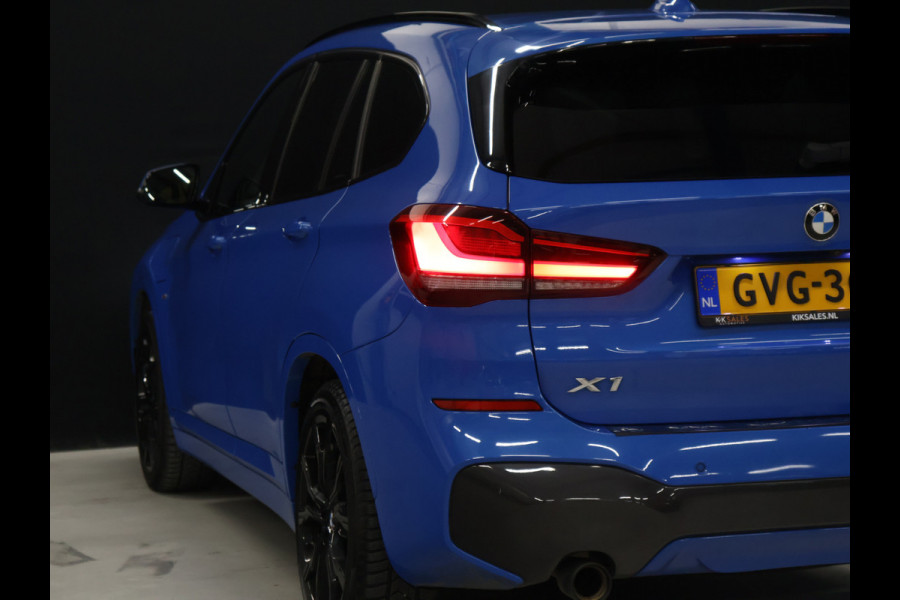 BMW X1 xDrive25e M Sport [HEAD UP DISPLAY,  APPLE CARPLAY, CAMERA, ELEK ACHTERKLEP,  CRUISE CONTROL, MEMORY SEATS, VOL LEDER, NAVIGATIE, NIEUWSTAAT]