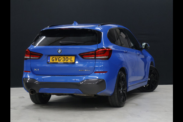 BMW X1 xDrive25e M Sport [HEAD UP DISPLAY,  APPLE CARPLAY, CAMERA, ELEK ACHTERKLEP,  CRUISE CONTROL, MEMORY SEATS, VOL LEDER, NAVIGATIE, NIEUWSTAAT]